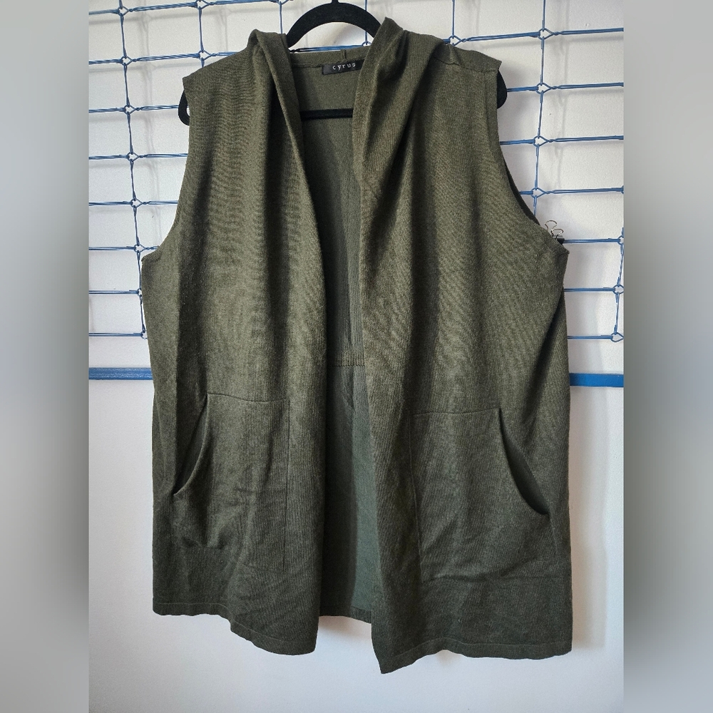 Cyrus Forest Green Sleeveless Sweater With Hood